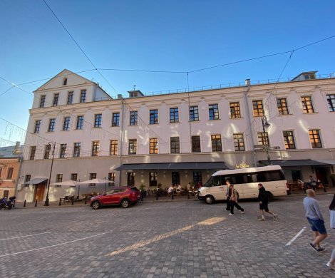 Минск, Революционная 2