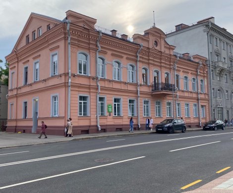 Минск, Энгельса 18