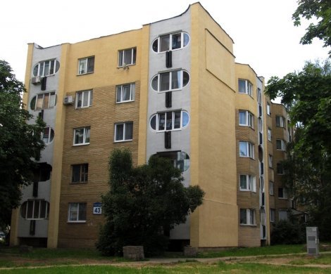 Минск, Карастояновой 43