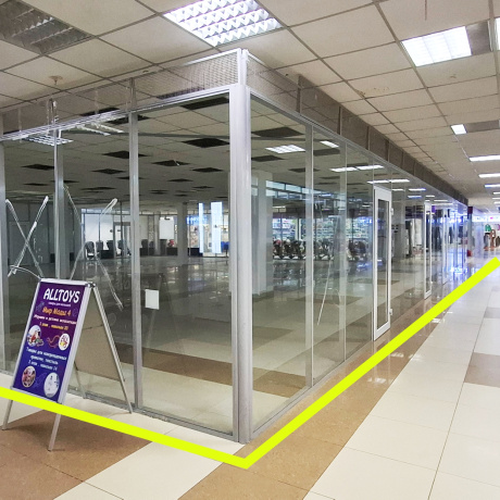 Фотография ТОРГОВЫЙ ГОРОД ЖДАНОВИЧИ приглашает арендаторов! Предлагается просторный павильон в ТЦ "МИР МОДЫ 4" - фото 1