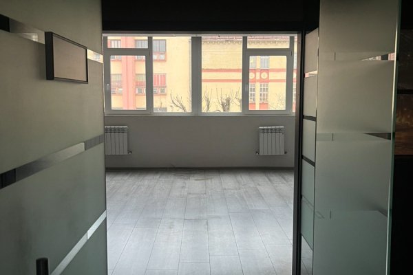 Аренда офисного помещения 112 м.кв.  - фото 4