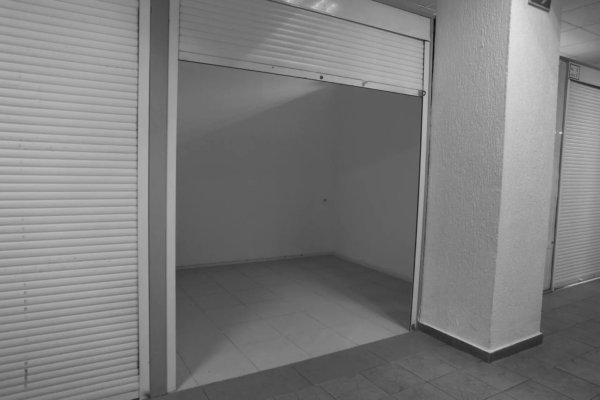 Продажа. ТОРГОВОЕ ПОМЕЩЕНИЕ В ТЦ СИЛУЭТ (7.9кв.м) - фото 2