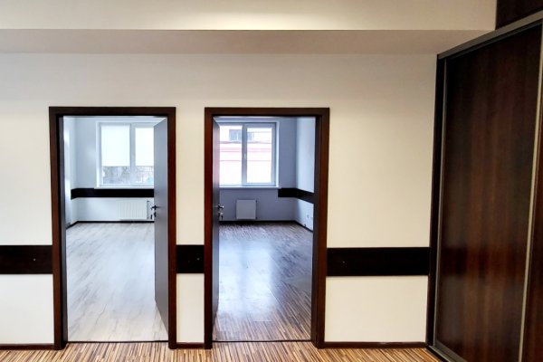 Под офис/услуги 52,4 кв.м., ЦЕНТР, в 5 мин.от метро - фото 4