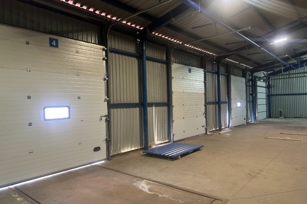 В аренду склад 2 000 м&sup2; класса B+ на МКАД. 8 автоматических ворот на уровне1,2 м - фото 2