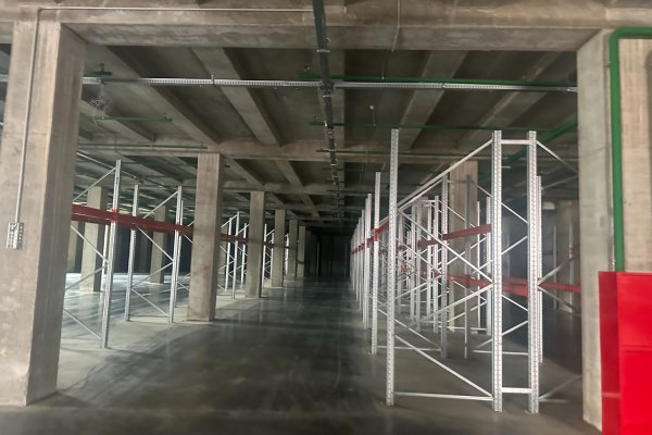 1500 кв.м склад современный отапливаемый + офисы. Уже готов к заезду . От МКАД 5 минут на авто. Нет платных дорог.    - фото 3