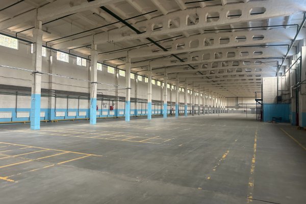 3200 кв.м склад класса B+ на МКАД. Рампа крытая. АБК. Большая стоянка для фур и авто легковых. - фото 2