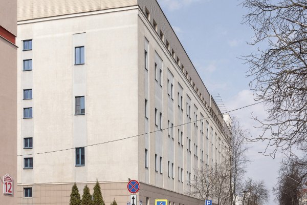 Центр города Минска  первый этаж 640 кв.м  административное помещение ул. Фабрициуса с отдельным входом. Офис продаж, офис, шоу-рум. - фото 1