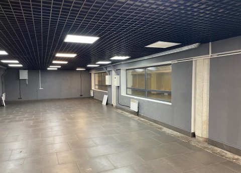 Сдам Торговое (склад) помещение в переходе метро. - фото 3