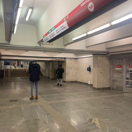 Фотография Сдам торговое склад в переходе метро - фото 4