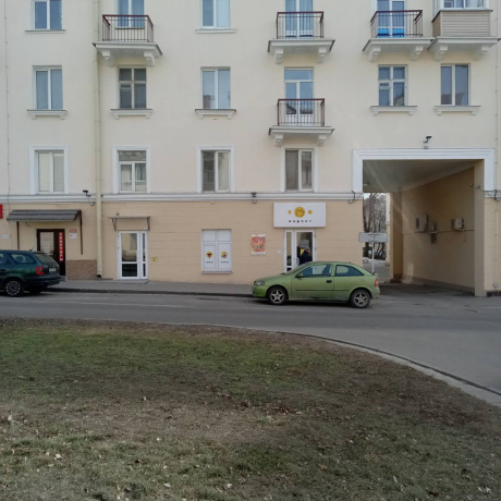 Фотография Продам торговое помещение возле метро - фото 1