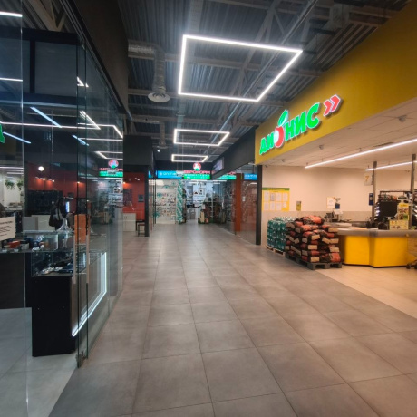 Фотография Сдаётся торговое помещение в ТЦ &laquo;4 сезона&raquo; - фото 2