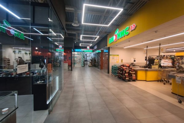 Сдаётся торговое помещение в ТЦ &laquo;4 сезона&raquo; - фото 2