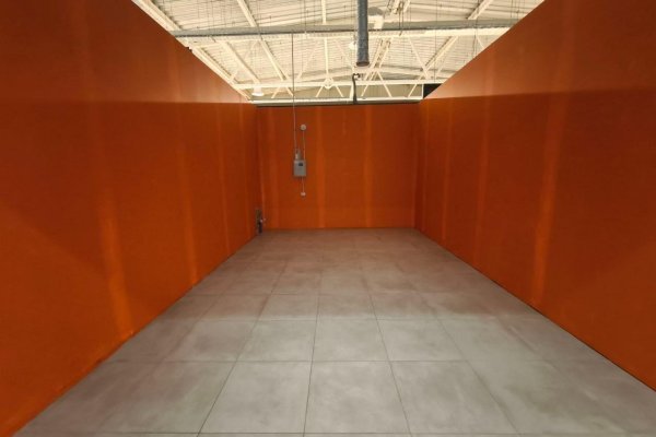 Сдаётся торговое помещение в ТЦ &laquo;4 сезона&raquo; - фото 3