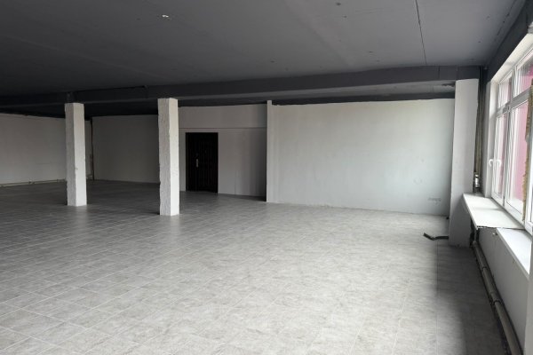 Просторное помещение 250 м2. Серова 2а - фото 2