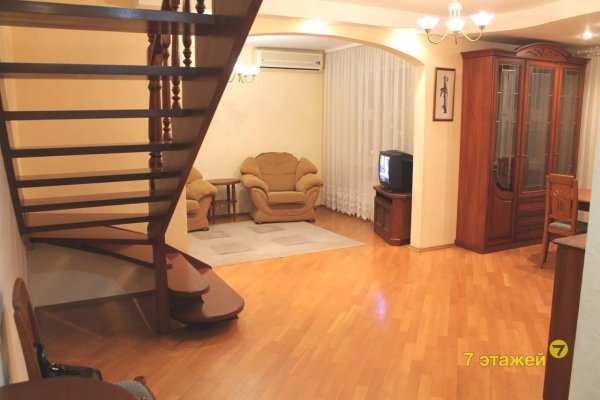 4-комнатная квартира по адресу Партизанский просп., 21 - фото 1
