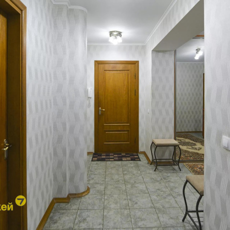 Фотография 5+ -комнатная квартира по адресу Пономаренко ул., 54 - фото 4