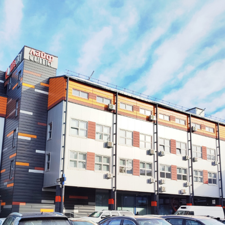 Фотография Продаются теннисные корты, сквош корты, помещения медицинского центра - фото 1