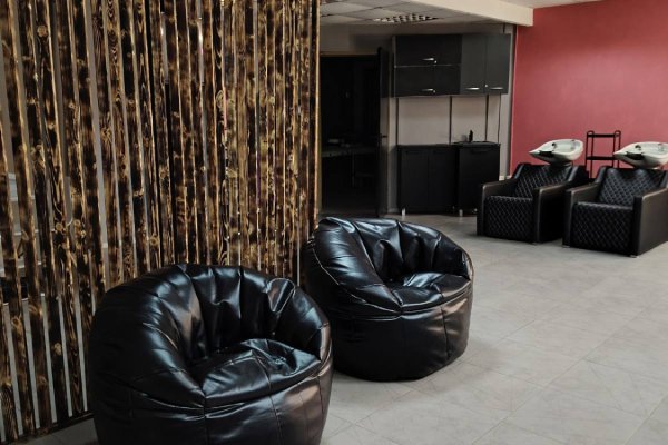 Парикмахерское кресло в аренду  - фото 2