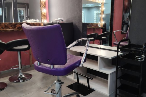 Парикмахерское кресло в аренду  - фото 2