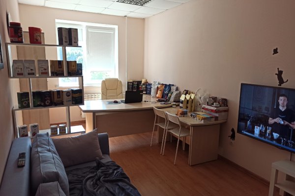 Офис 19.5м с мебелью и техникой (можно жить) - фото 1