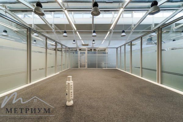  Помещение под ОФИС и СФЕРУ УСЛУГ 955.90 кв.м. ул. Нарочанская 11 - фото 17