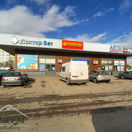 Фотография Аренда торгового помещения 69,2 кв.мв торговом центре в Заславле, Студенческий переулок 5 - фото 2