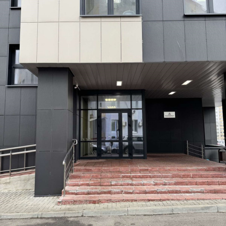 Фотография Аренда офиса от 558,8 м2 до 1683 м2 возле ст. метро &laquo;Молодежная&raquo; - фото 2