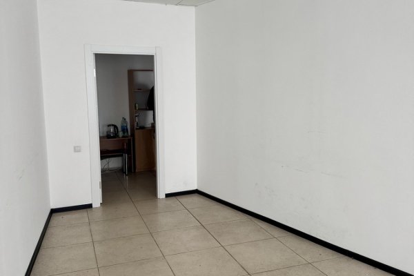 Аренда офисных помещений от 21,6 до 175,2 м2 возле ст. метро &laquo;Кунцевщина&raquo;, Домбровская 9 - фото 6