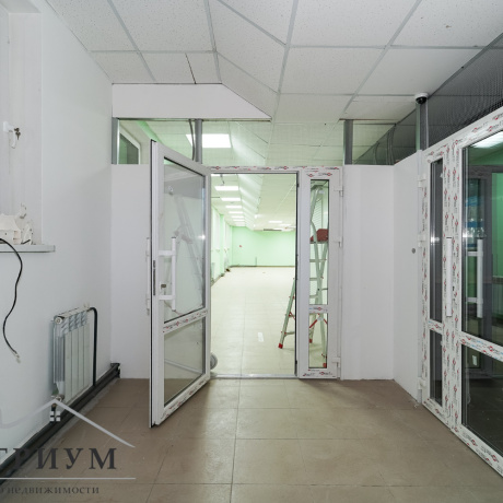 Фотография Арендатор не оплачивает услуги агентства!!! В ТЦ &laquo; Перекресток&raquo; сдается торговое помещение по адресу д. Боровляны ул. Березовая 108 - фото 4