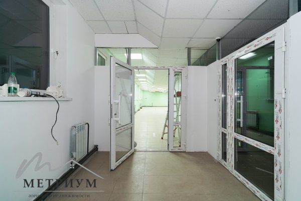 Арендатор не оплачивает услуги агентства!!! В ТЦ &laquo; Перекресток&raquo; сдается торговое помещение по адресу д. Боровляны ул. Березовая 108 - фото 4