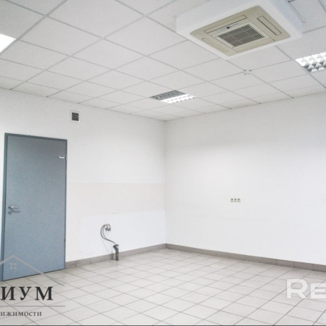 Фотография Аренда офис/сфера услуг 30,4 кв.м., ул. Платонова Б.В. 1/Б - фото 2