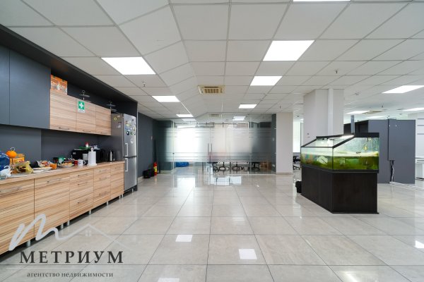 Офис 181,9 м2 в ROYAL PLAZA, пр-т Победителей, 7а - фото 2