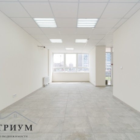 Фотография Коммерческое помещение С РЕМОНТОМ по Лученка,9 37,6 кв.м. - фото 2