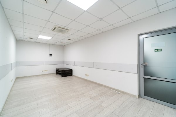Офис, 21,7кв.м., ул. Казинца 32 - фото 1