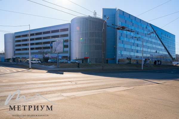Аренда машиноместа в БЦ по адресу Гамарника, 30 - фото 1