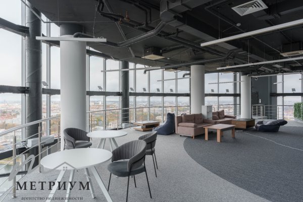 Аренда офиса на 30-м этаже 695 м2 в БЦ &laquo;Royal Plaza&raquo; пр-т Победителей 7А - фото 1