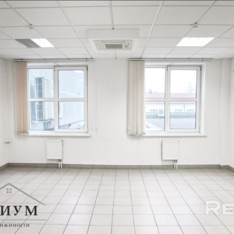 Фотография Аренда офис/сфера услуг 30,4 кв.м., ул. Платонова Б.В. 1/Б - фото 1
