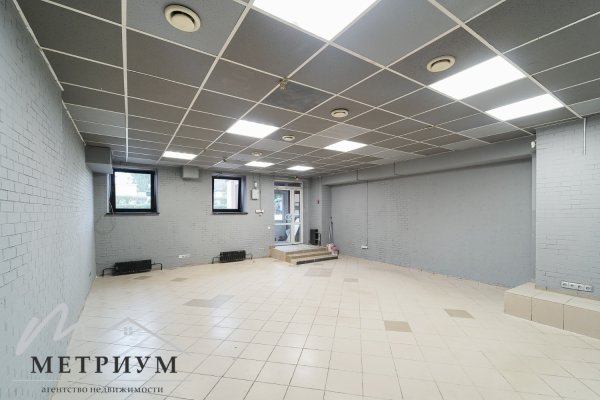 Торговое помещение С РЕМОНТОМ 88 кв.м, Пономаренко 34 - фото 1