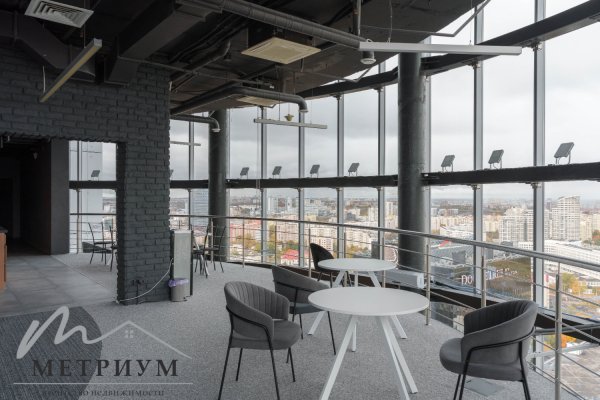 Аренда офиса на 30-м этаже 695 м2 в БЦ &laquo;Royal Plaza&raquo; пр-т Победителей 7А - фото 4
