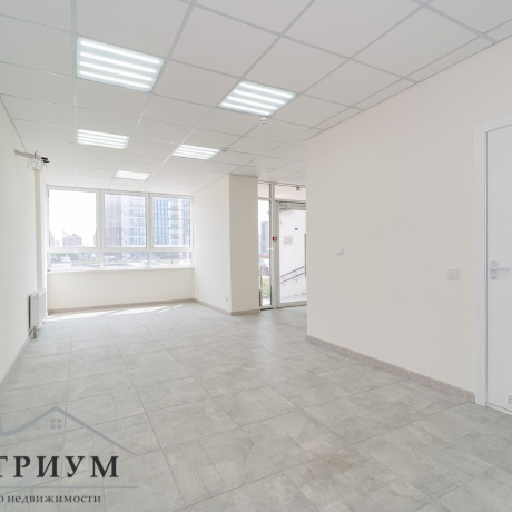 Фотография Коммерческое помещение С РЕМОНТОМ по Лученка,9 37,6 кв.м. - фото 3