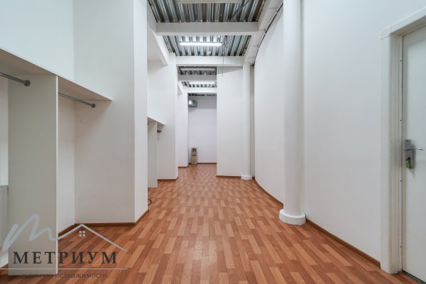  Помещение под ОФИС и СФЕРУ УСЛУГ 955.90 кв.м. ул. Нарочанская 11 - фото 9
