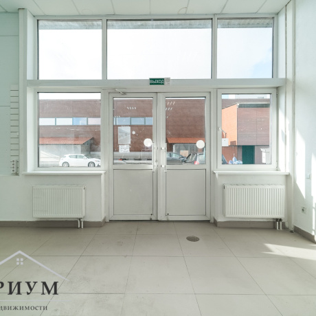 Фотография Аренда торгового помещения 69,2 кв.мв торговом центре в Заславле, Студенческий переулок 5 - фото 5