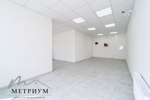 Коммерческое помещение С РЕМОНТОМ по Лученка,9 37,6 кв.м. - фото 1