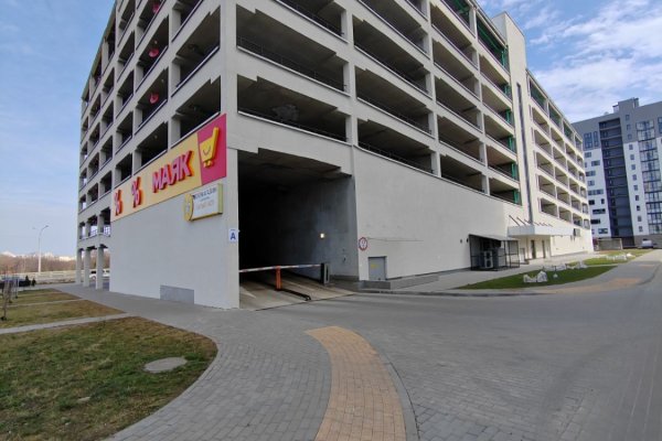 Купить машино-место в Лошице, ул. С. Монюшко, 6 - фото 1