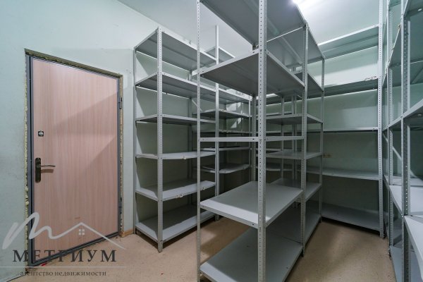 СКЛАД 13,6 м2, ул. В. Хоружей 1А в ТЦ Силуэт - фото 1
