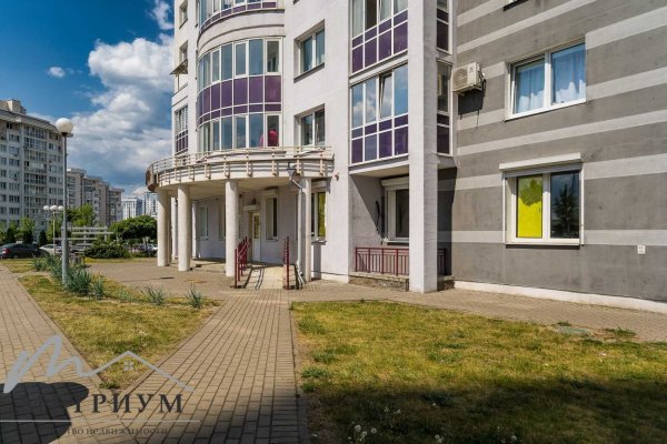 Торговое помещение 96,1м², ул.Мястровская 6 - фото 1