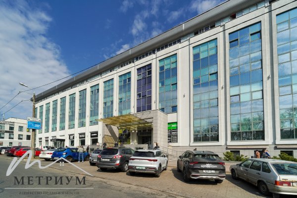 В БЦ &laquo;Тайм&raquo; сдается в аренду офис 71.3 м&sup2; рядом с метро, ул. Толбухина, 2 - фото 1