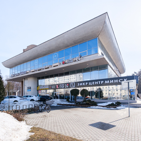 Фотография Срочно! Аренда помещения под автосалон, салон мототехники, салон  декора, керамики, светильников, мягкой и офисной мебели! - фото 3