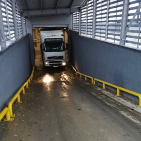 Фотография Складское помещение в аренду  2 510 м&sup2;, Октябрьский район, Курасовщина, ул. Корженевского 18Б, высота 4,5 метра с заездом фуры и рампой. - фото 3