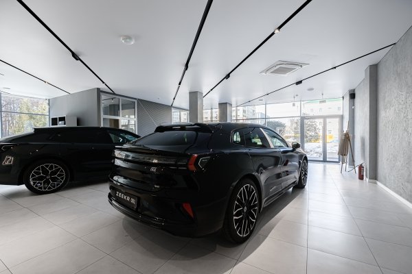 Срочно! Аренда помещения под автосалон, салон мототехники, салон  декора, керамики, светильников, мягкой и офисной мебели! - фото 15